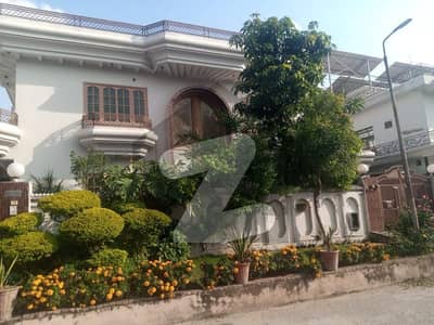 I-8 One Kanal Neet And Clean Upper Poration For Rent.