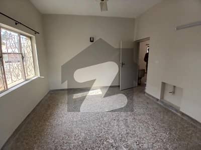40*80 Cda Transfer Top Location House Available In G-9/3 Near Service Road And Metro Station