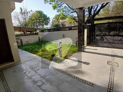 جی ۔ 9/3 جی ۔ 9,اسلام آباد میں 6 کمروں کا 14 مرلہ مکان 11.0 کروڑ میں برائے فروخت۔