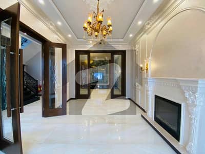 ڈی ایچ اے فیز 7 ڈیفنس (ڈی ایچ اے),لاہور میں 4 کمروں کا 10 مرلہ مکان 2.1 لاکھ میں کرایہ پر دستیاب ہے۔