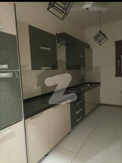 ڈی ایچ اے فیز 6 ڈی ایچ اے ڈیفینس,کراچی میں 3 کمروں کا 12 مرلہ بالائی پورشن 1.7 لاکھ میں کرایہ پر دستیاب ہے۔