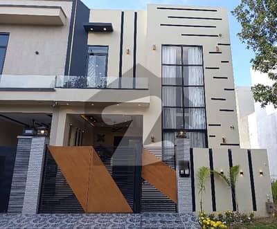 سٹی ہاؤسنگ سوسائٹی گوجرانوالہ میں 4 کمروں کا 5 مرلہ مکان 2.1 کروڑ میں برائے فروخت۔