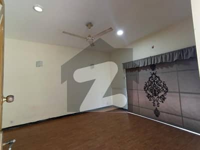 10 MARLA HOUSE FOR RENT IN DHA PHASE 4