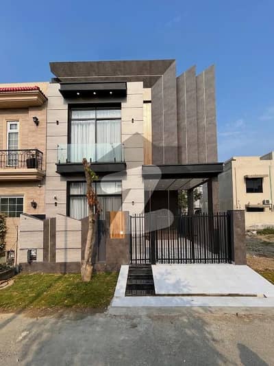 5 Marla BRAND NEW MODERN DESIGN HOUSE FOR SALE , Near Park