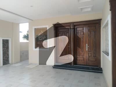 ٹاپ سٹی 1 - بلاک ڈی ٹاپ سٹی 1,اسلام آباد میں 5 کمروں کا 10 مرلہ مکان 5.25 کروڑ میں برائے فروخت۔