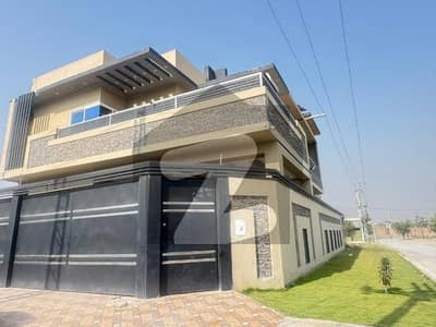 Prime Location In Hayatabad Phase 7 Of Peshawar, A 10 Marla House Is Available