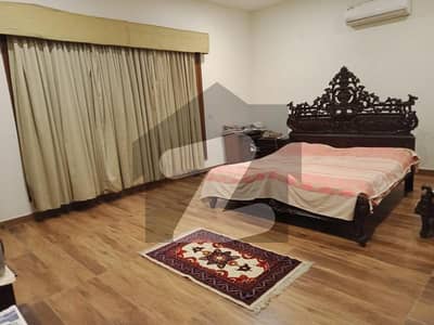 ڈی ایچ اے فیز 5 ڈی ایچ اے ڈیفینس,کراچی میں 4 کمروں کا 1 کنال بالائی پورشن 3.45 لاکھ میں کرایہ پر دستیاب ہے۔