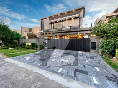 ڈی ایچ اے فیز 6 - بلاک ای فیز 6,ڈیفنس (ڈی ایچ اے),لاہور میں 5 کمروں کا 1 کنال مکان 9.0 کروڑ میں برائے فروخت۔