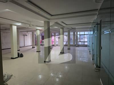 سیٹلائٹ ٹاؤن - 6 ویں روڈ سیٹیلائیٹ ٹاؤن - بلاک ڈی,سیٹیلائیٹ ٹاؤن,راولپنڈی میں 13 مرلہ دفتر 4.5 لاکھ میں کرایہ پر دستیاب ہے۔