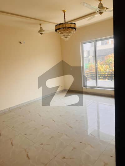 BRNAD NEW HOUSE FOR SALE SECTOR E 11 MULTI PROFISNIAL SIZ 10 MARLA