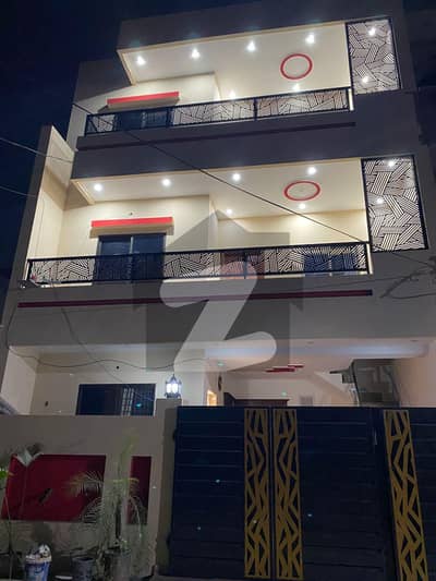 الرحمان گارڈن فیز 2 الرحمان گارڈن,لاہور میں 5 مرلہ مکان 80.0 ہزار میں کرایہ پر دستیاب ہے۔