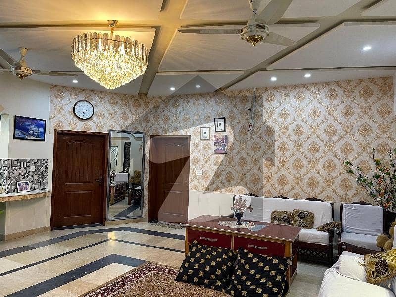 پی سی ایس آئی آر سٹاف کالونی لاہور میں 10 کمروں کا 1 کنال مکان 5.45 کروڑ میں برائے فروخت۔ پی سی ایس آئی آر سٹاف کالونی لاہور میں 10 کمروں کا 1 کنال مکان 5.45 کروڑ میں برائے فروخت۔