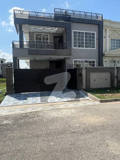 City Housing Sialkot (Block C) (10 Marla) Brand New With Basement House Available For Rent