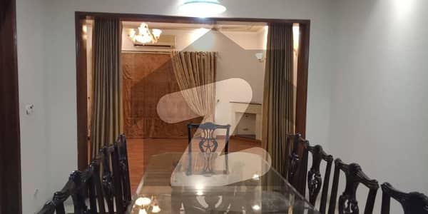 ڈی ایچ اے فیز 2 ڈیفنس (ڈی ایچ اے),لاہور میں 5 کمروں کا 1 کنال مکان 2.7 لاکھ میں کرایہ پر دستیاب ہے۔