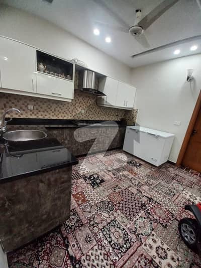 HOUSE FOR SALE SECTOR E 11 2 SIZE 6 MARLA RESINABLE PRICE