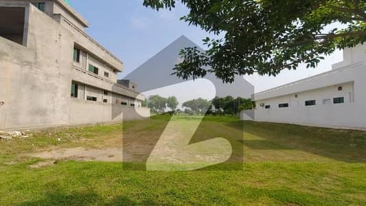 ایل ڈی اے ایوینیو ۔ بلاک ڈی ایل ڈی اے ایوینیو,لاہور میں 2 کنال رہائشی پلاٹ 6.5 کروڑ میں برائے فروخت۔