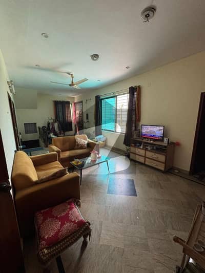 1 kanal Outstanding Upper Portion In NFC SOCIETY PRIME LOCATION