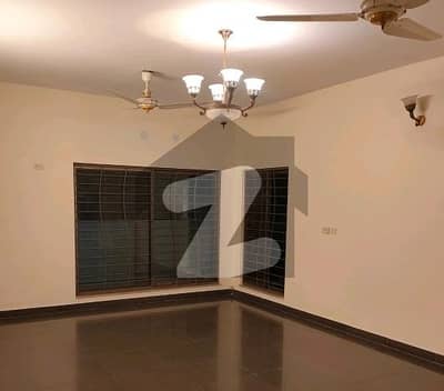 عسکری 11 عسکری,لاہور میں 4 کمروں کا 1 کنال مکان 8.5 کروڑ میں برائے فروخت۔