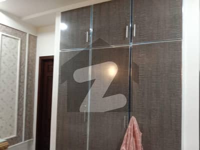 مدینہ ٹاؤن فیصل آباد میں 5 کمروں کا 10 مرلہ مکان 3.5 کروڑ میں برائے فروخت۔ مدینہ ٹاؤن فیصل آباد میں 5 کمروں کا 10 مرلہ مکان 3.5 کروڑ میں برائے فروخت۔