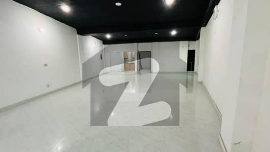 جوہر ٹاؤن لاہور میں 12 مرلہ دفتر 1.4 لاکھ میں کرایہ پر دستیاب ہے۔