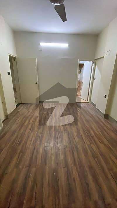 گلشنِ اقبال ٹاؤن کراچی میں 3 کمروں کا 5 مرلہ فلیٹ 1.35 کروڑ میں برائے فروخت۔