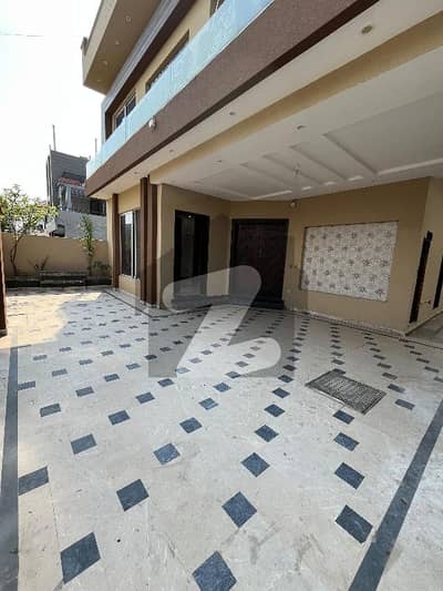 10 Marla House Available For Rent in Central Park Housing Scheme Lahore
