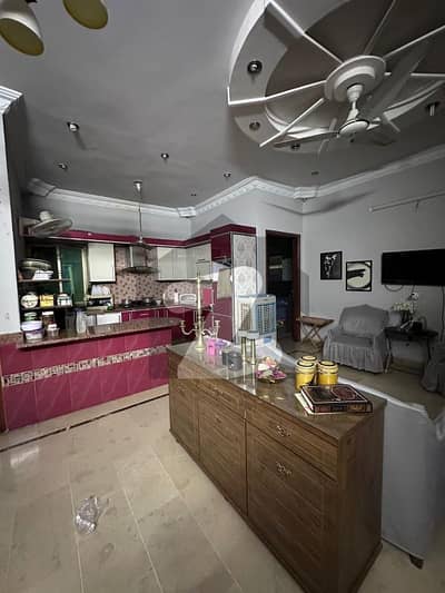 گلشنِ اقبال ٹاؤن کراچی میں 3 کمروں کا 8 مرلہ زیریں پورشن 2.4 کروڑ میں برائے فروخت۔