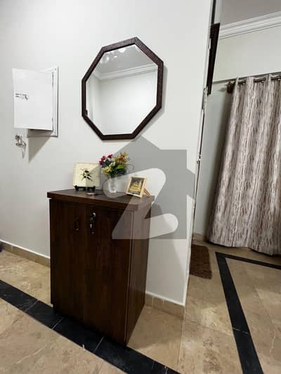 ایف ۔ 11 اسلام آباد میں 2 کمروں کا 8 مرلہ فلیٹ 1.3 لاکھ میں کرایہ پر دستیاب ہے۔