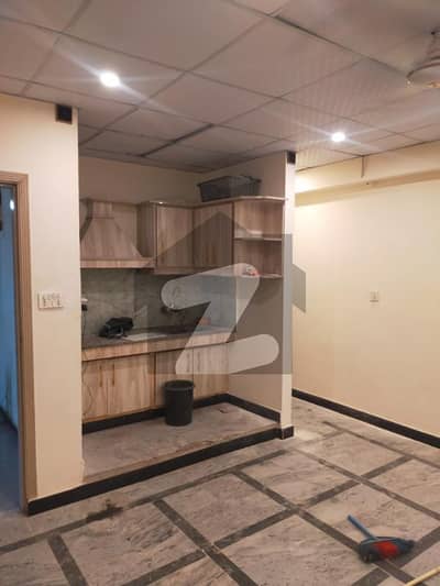 سیٹیلائیٹ ٹاؤن راولپنڈی میں 2 کمروں کا 3 مرلہ دفتر 55.0 ہزار میں کرایہ پر دستیاب ہے۔