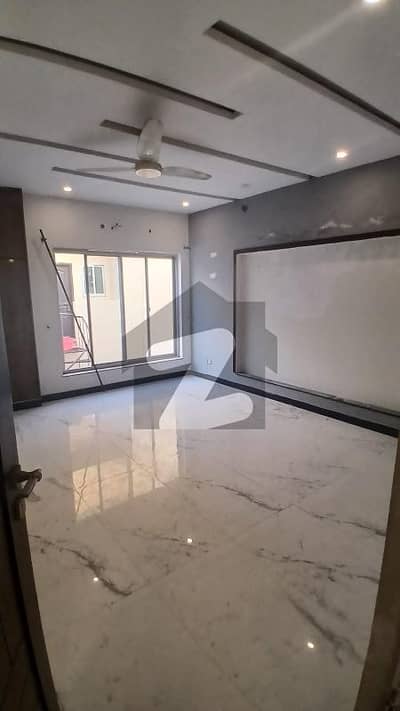 5 Marla Full House Available