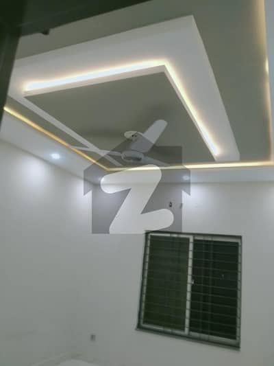 خیابان امین - بلاک ایم خیابانِ امین,لاہور میں 3 کمروں کا 10 مرلہ بالائی پورشن 50.0 ہزار میں کرایہ پر دستیاب ہے۔