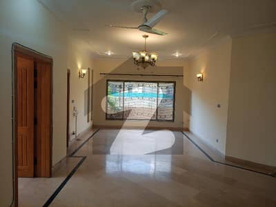 ای ۔ 11 اسلام آباد میں 3 کمروں کا 1 کنال زیریں پورشن 1.9 لاکھ میں کرایہ پر دستیاب ہے۔