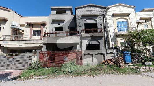 بحریہ ٹاؤن فیز 8 ۔ عثمان بلاک بحریہ ٹاؤن فیز 8 ۔ سفاری ویلی,بحریہ ٹاؤن فیز 8,بحریہ ٹاؤن راولپنڈی,راولپنڈی میں 4 کمروں کا 7 مرلہ مکان 1.8 کروڑ میں برائے فروخت۔