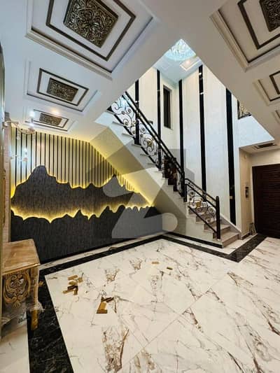 ڈی ایچ اے فیز 1 ۔ سیکٹر ایم ڈی ایچ اے فیز 1,ڈی ایچ اے ڈیفینس,ملتان میں 5 کمروں کا 1 کنال مکان 5.5 کروڑ میں برائے فروخت۔ ڈی ایچ اے فیز 1 ۔ سیکٹر ایم ڈی ایچ اے فیز 1,ڈی ایچ اے ڈیفینس,ملتان میں 5 کمروں کا 1 کنال مکان 5.5 کروڑ میں برائے فروخت۔