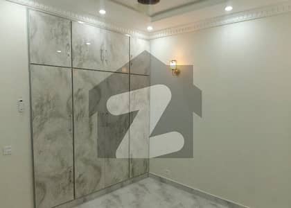 شاداب گارڈن لاہور میں 4 کمروں کا 5 مرلہ مکان 1.9 کروڑ میں برائے فروخت۔