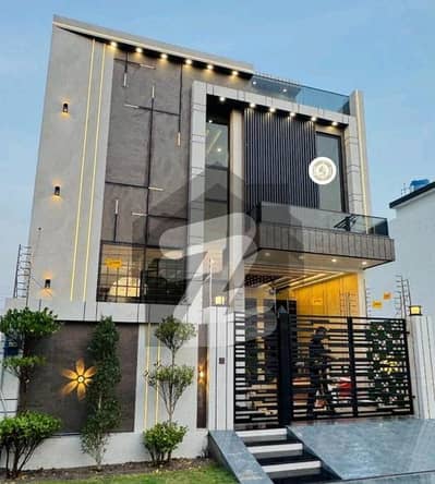 بحریہ ٹاؤن جناح بلاک بحریہ ٹاؤن سیکٹر ای,بحریہ ٹاؤن,لاہور میں 3 کمروں کا 5 مرلہ مکان 2.2 کروڑ میں برائے فروخت۔