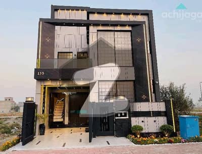 بحریہ ٹاؤن جناح بلاک بحریہ ٹاؤن سیکٹر ای,بحریہ ٹاؤن,لاہور میں 3 کمروں کا 5 مرلہ مکان 2.2 کروڑ میں برائے فروخت۔