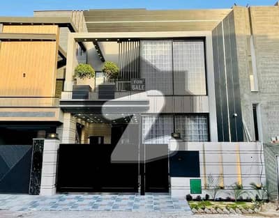 بحریہ ٹاؤن جناح بلاک بحریہ ٹاؤن سیکٹر ای,بحریہ ٹاؤن,لاہور میں 3 کمروں کا 5 مرلہ مکان 2.08 کروڑ میں برائے فروخت۔