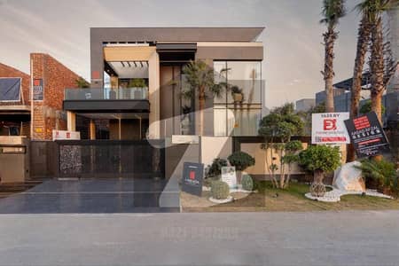 ڈی ایچ اے فیز 7 - بلاک ایس فیز 7,ڈیفنس (ڈی ایچ اے),لاہور میں 5 کمروں کا 1 کنال مکان 7.75 کروڑ میں برائے فروخت۔