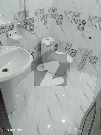 لالہ زار گارڈن فیز 1 لالہ زار گارڈن,لاہور میں 3 کمروں کا 3 مرلہ مکان 1.35 کروڑ میں برائے فروخت۔