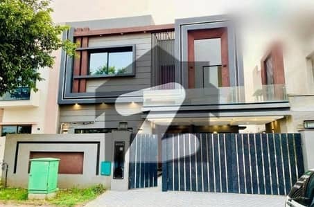 بحریہ ٹاؤن - طلحہ بلاک بحریہ ٹاؤن سیکٹر ای,بحریہ ٹاؤن,لاہور میں 4 کمروں کا 10 مرلہ مکان 2.5 کروڑ میں برائے فروخت۔