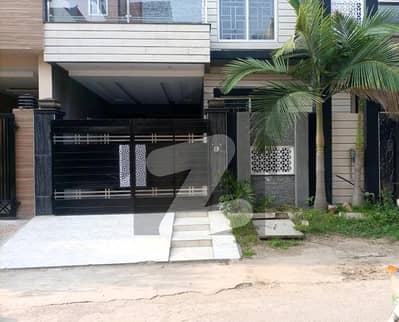 جوہر ٹاؤن فیز 2 جوہر ٹاؤن,لاہور میں 5 کمروں کا 5 مرلہ مکان 2.8 کروڑ میں برائے فروخت۔