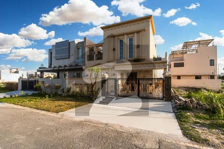 10 Marla Modern Design House For Sale In DHA Phase 8 Ex Air Avenue near Air Port Air Avenue - Block L, DHA Phase 8 - Ex Air Avenue, DHA Phase 8, DHA Defence, Lahore, Punjab