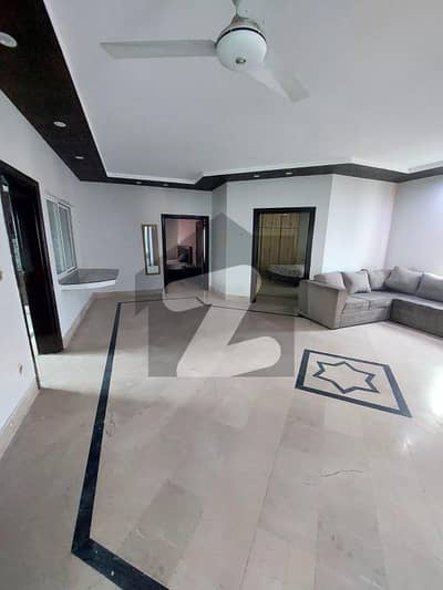 واپڈا سٹی فیصل آباد میں 5 کمروں کا 1 کنال مکان 3.0 لاکھ میں کرایہ پر دستیاب ہے۔