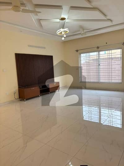 3 BED Lower GROUND PORTION Water Electricity Available