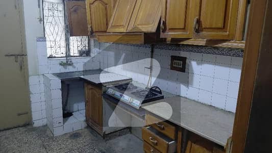 آئی ۔ 9 اسلام آباد میں 4 کمروں کا 6 مرلہ مکان 4.5 کروڑ میں برائے فروخت۔