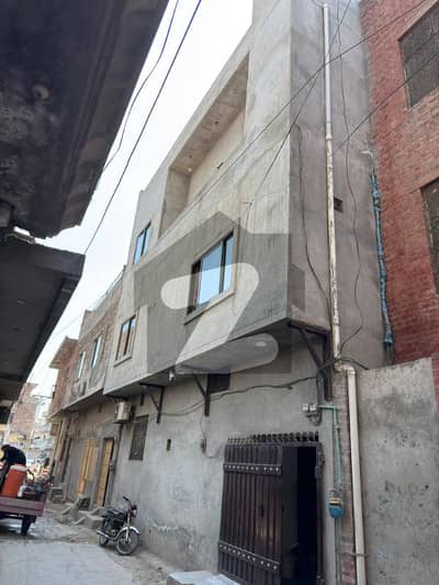 شاہ دی کھوئی لاہور میں 6 کمروں کا 3 مرلہ مکان 1.6 کروڑ میں برائے فروخت۔