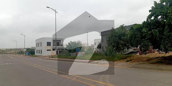 272sq yd plot in Precicnt-6 FOR SALE. Most developing precicnt of BTK near Bahria Heights