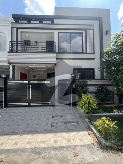 City Housing Sialkot (5 Marla) Brand New House Available For Sale