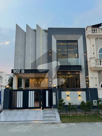 ڈی ایچ اے 9 ٹاؤن ۔ بلاک بی ڈی ایچ اے 9 ٹاؤن,ڈیفنس (ڈی ایچ اے),لاہور میں 3 کمروں کا 5 مرلہ مکان 2.95 کروڑ میں برائے فروخت۔